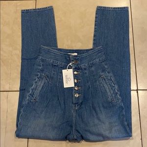 FRAME ✨Tux Waist Pleated Carrot Pant✨